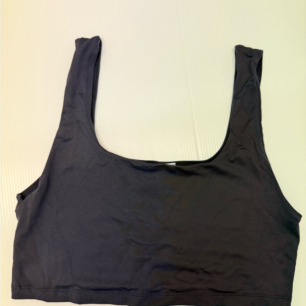 T264- Chic Black Sleeveless Crop Top